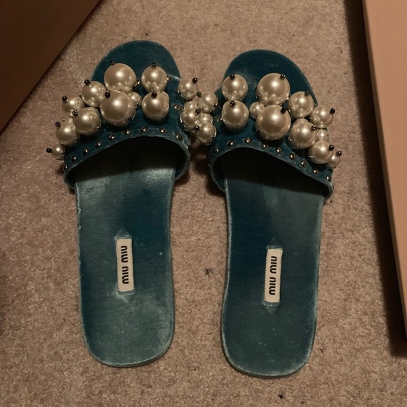Last Price Miu Miu Pearl Velvet Slides size 40 - Picture 3 of 6